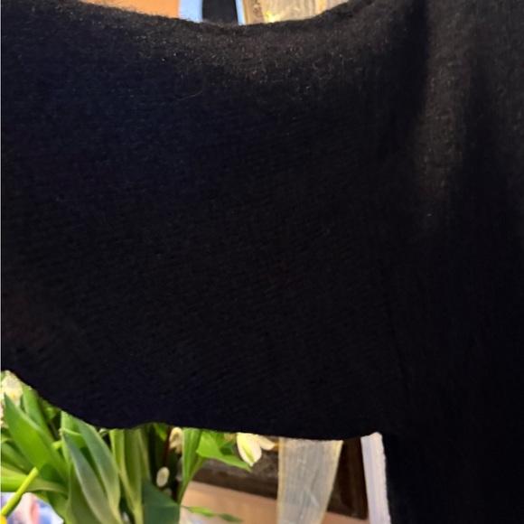 GAP Women's Charcoal Crew Neck Sweater - Picture 4 of 8